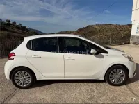 Usado Peugeot 208 Signature Sky 99 CV (72 kW) 2018 Blanco Utilitario