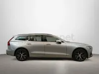 Usado Volvo V60 Core 197 CV (144 kW) 2023 Gris / plata Familiar