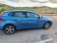 Usado Volvo V40 Kinetic 120 CV (88 kW) 2016 Azul Berlina