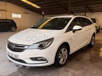 Usado Opel Astra Business 110 CV (80 kW) 2018 Blanco Familiar