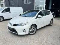 Usado Toyota Auris Hybrid Advance 136 CV (100 kW) 2014 Blanco Berlina