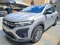 Usado Dacia Sandero Expression 101 CV (74 kW) 2023 Gris / plata Berlina