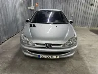 Usado Peugeot 206 90 CV (66 kW) 2005 Gris Utilitario