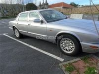 Usado Jaguar XJ8 Executive 240 CV (176 kW) 2002 Gris / plata Berlina