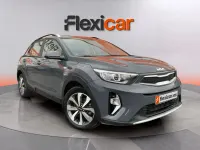 Usado Kia Stonic 101 CV (74 kW) 2021 Gris SUV
