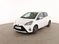 Usado Toyota Yaris Hybrid Active 101 CV (74 kW) 2019 Blanco Berlina