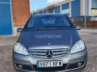 Usado Mercedes A180 Avantgarde 116 CV (85 kW) 2009 Gris / plata Monovolumen