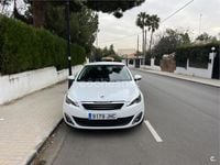 Usado Peugeot 308 Allure 115 CV (84 kW) 2015 Blanco Berlina