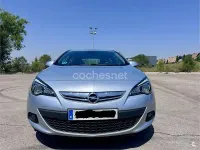 Usado Opel Astra GTC Sportive 136 CV (100 kW) 2016 Gris / plata Berlina