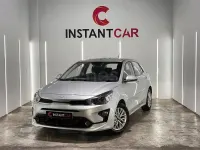 Usado Kia Rio 84 CV (61 kW) 2022 Gris / plata Berlina