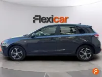 Usado Hyundai i30 136 CV (100 kW) 2021 Gris Berlina
