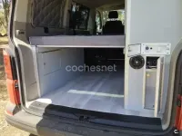 Usado VW Caravelle Trendline 102 CV (75 kW) 2016 Rojo Van