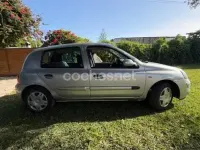 Usado Renault Clio II 75 CV (55 kW) 2005 Gris / plata Berlina