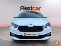 Usado Skoda Fabia Selection 95 CV (69 kW) 2025 Blanco Utilitario