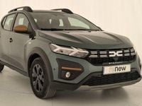 Usado Dacia Sandero Extreme 100 CV (73 kW) 2025 Verde Berlina