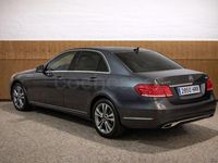 Usado Mercedes E200 Avantgarde 136 CV (100 kW) 2013 Gris / plata Berlina