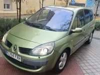 Usado Renault Grand Scénic II Privilege 135 CV (99 kW) 2008 Verde Monovolumen