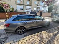 Usado Skoda Superb SportLine 150 CV (110 kW) 2022 Gris / plata Familiar