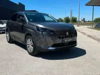Usado Peugeot 3008 Active 130 CV (95 kW) 2021 Gris / plata SUV