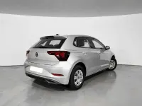 Usado VW Polo Trendline 95 CV (69 kW) 2022 Plateado Utilitario