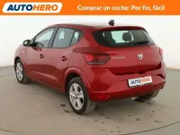 Usado Dacia Sandero Comfort 91 CV (66 kW) 2021 Rojo Utilitario