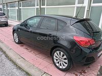 Usado Opel Astra Selective 110 CV (80 kW) 2012 Negro Berlina