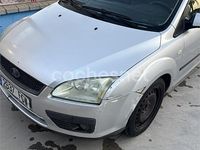 Usado Ford Focus Trend 115 CV (84 kW) 2006 Gris / plata Berlina