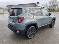 Usado Jeep Renegade 170 CV (125 kW) 2017 Gris / plata SUV