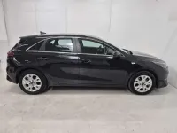 Usado Kia Ceed 120 CV (88 kW) 2023 Negro Utilitario