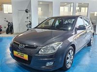 Usado Hyundai i30 Classic 109 CV (80 kW) 2008 Gris / plata Utilitario