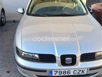 Usado Seat Leon 110 CV (80 kW) 2004 Gris / plata Utilitario