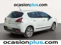 Usado Peugeot 3008 Style 120 CV (88 kW) 2015 Blanco Familiar