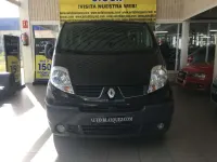 Usado Renault Trafic 90 CV (66 kW) 2013 Negro Monovolumen