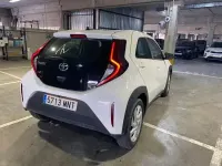 Usado Toyota Aygo X Play 72 CV (52 kW) 2024 Blanco SUV