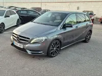 Usado Mercedes B180 109 CV (80 kW) 2013 Gris / plata Utilitario