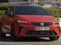 Usado Seat Ibiza Style 116 CV (85 kW) 2024 Plateado Utilitario
