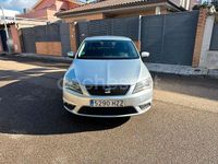 Usado Seat Toledo I-Tech 105 CV (77 kW) 2014 Gris / plata Berlina