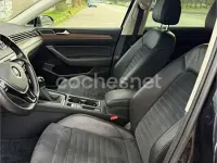 Usado VW Passat Sportline 150 CV (110 kW) 2016 Negro Familiar