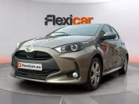 Usado Toyota Yaris Hybrid Active 116 CV (85 kW) 2025 Marrón Berlina