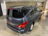 Usado SsangYong Rodius Limited 165 CV (121 kW) 2010 Gris / plata Monovolumen