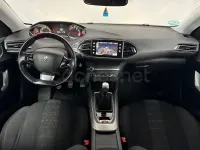 Usado Peugeot 308 Allure 130 CV (95 kW) 2015 Blanco Berlina