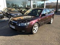 Usado Hyundai Sonata Style 140 CV (102 kW) 2006 Violeta / lila Berlina