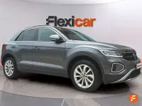 Usado VW T-Roc Life 150 CV (110 kW) 2024 Gris SUV