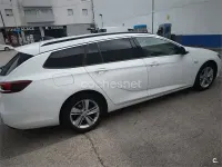 Usado Opel Insignia Selective 136 CV (100 kW) 2018 Blanco Familiar