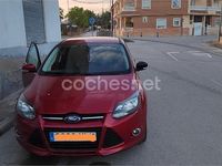 Usado Ford Focus Trend 125 CV (91 kW) 2012 Granate Berlina