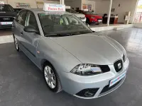 Usado Seat Ibiza Reference 80 CV (58 kW) 2009 Gris / plata Berlina
