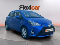Usado Toyota Yaris Hybrid Business Edition 116 CV (85 kW) 2020 Azul Berlina