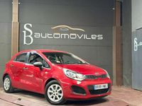 Usado Kia Rio 75 CV (55 kW) 2012 Rojo Berlina