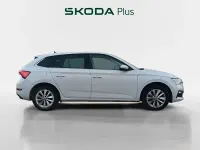 Usado Skoda Scala Selection 95 CV (69 kW) 2024 Blanco Utilitario