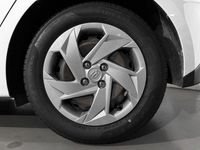 Usado Hyundai i20 84 CV (61 kW) 2022 Blanco polar Utilitario